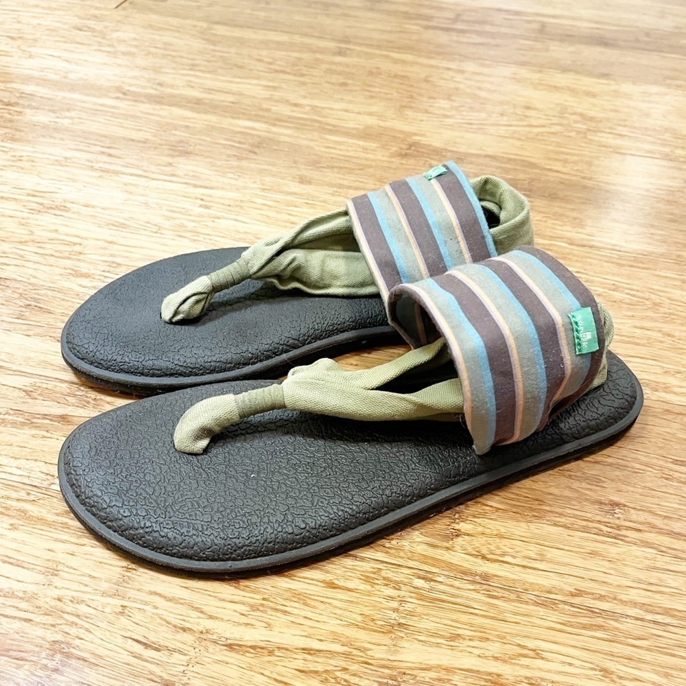 SANUK yoga sling brown, green, blue, orange striped sandals. Size Women's 8